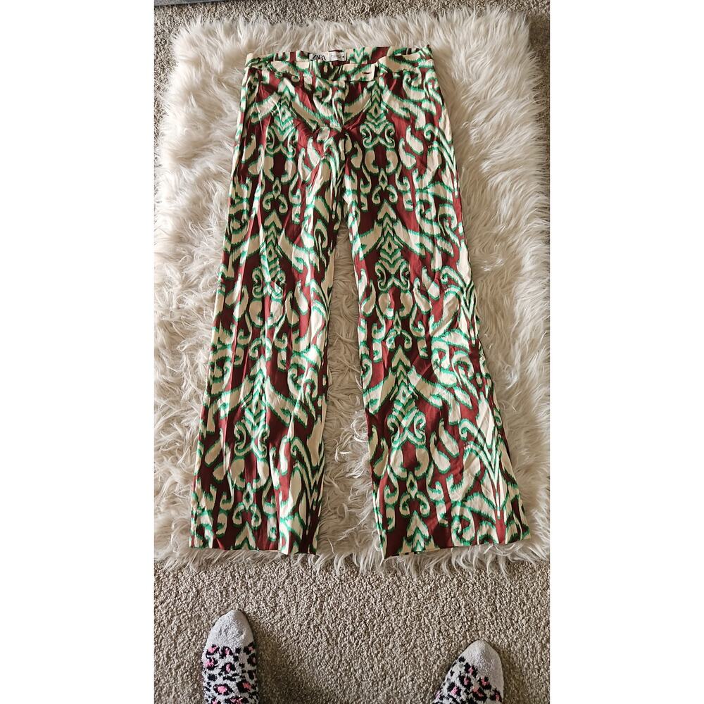 ZARA - Pants with floral print - Picture 2 of 5